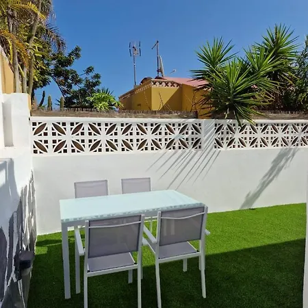 Nora Retreat Corralejo